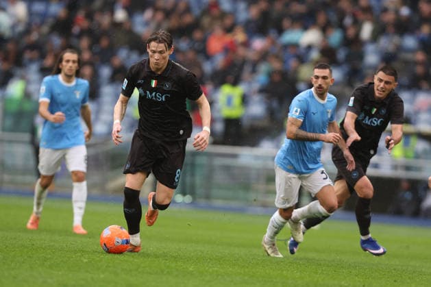 CALCIO - Serie A - SS Lazio vs SSC Napoli Rome, Italy - January 4, 2025: Scott Mctominay of S.S.C. Napoli seen in action during the Serie A Enilive 2025-2026 football match between S.S. Lazio vs S.S.C. Napoli at Olympic Stadium. Rome Italy  Copyright: xIPAxSport ABACAx