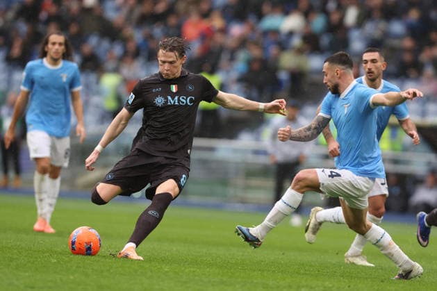 CALCIO - Serie A - SS Lazio vs SSC Napoli Rome, Italy - January 4, 2025: Scott Mctominay of S.S.C. Napoli , Mario Gila of S.S. Lazio seen in action during the Serie A Enilive 2025-2026 football match between S.S. Lazio vs S.S.C. Napoli at Olympic Stadium. Rome Italy  Copyright: xIPAxSport ABACAx