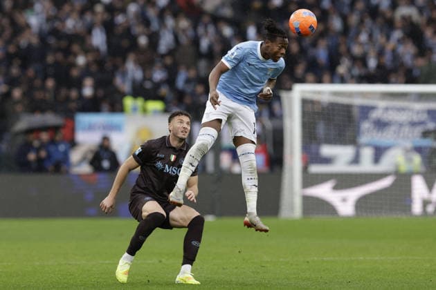 CALCIO - Serie A - SS Lazio vs SSC Napoli Lazio s Dutch forward Tijjani Noslin challenges for the ball with Napoli s Kosovar defender Amir Rrahmani during the Serie A football match SS Lazio vs SSC Napoli at Olimpico Stadium on January 04, 2026, in Rome. Rome Italy  Copyright: xIPAxSport ABACAx