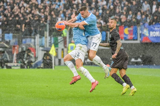 2026-01-04 S.S. Lazio v SSC Napoli - Italian Serie A Enilive ROME, ITALY - JANUARY 4: Matteo Cancellieri of S.S. Lazio, Adam Marusic of S.S. Lazio, Leonardo Spinazzola of SSC Napoli during the Italian Serie A Enilive match between S.S. Lazio and SSC Napoli at Stadio Olimpico on January 4, 2026 in Rome, Italy. Rome Stadio Olimpico Italy Content not available for redistribution in The Netherlands directly or indirectly through any third parties. Copyright: xCiroxSantangelox