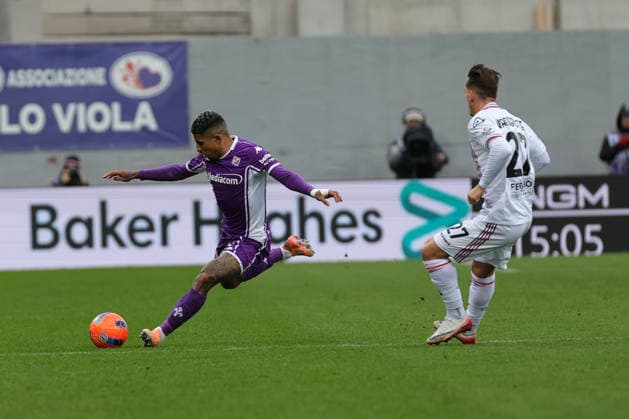 ACF Fiorentina v US Cremonese - Campionato Serie A Domilson Cordeiro Dos Santos Dodo of ACF Fiorentina controls the ball during the Italian Serie A football match between ACF Fiorentina and US Cremonese ,on January 4 ,2026 at the Artemio-Franchi stadium in Florence. Firenze FI Italy  Copyright: xAndreaxMartinix originalFilename:martini-acffiore260104_np4k4.jpg