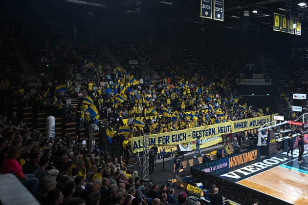 GER, Basketball, easy Credit BBL, EWE Baskets Oldenburg vs ALBA Berlin 04 01 2026, EWE Arena, Oldenburg, GER, easy Credit BBL, EWE Baskets Oldenburg vs ALBA Berlin, in the picture the fan block of the Baskets nordphotoxgmbhx xRojahn nph00310
