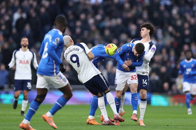 4th January 2026; Tottenham Hotspur Stadium, London, England; Premier League Football, Tottenham Hotspur versus Sunderland; High ball lands on Trai Hume and Granit Xhaka of Sunderland as Richarlison and Archie Gray of Tottenham Hotspur compete for the ball  KatiexChan