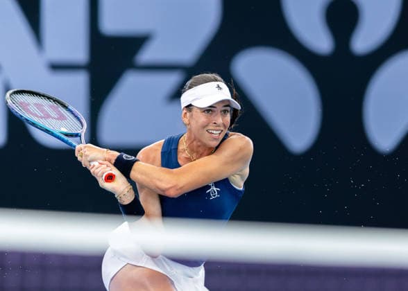 January 4, 2026, Brisbane, Qld, Australia: AJLA TOMlJANOVIC of Australia plays a backhand during her WomenÃ¢â‚¬â ¢s Singles round one match against ELSA JACQUEMOT of France at the Brisbane International. Tomljanovic won the match 6-1 6-3. Brisbane Australia - ZUMAt173 20260104_zsp_t173_002 Copyright: xStephanexThomasx