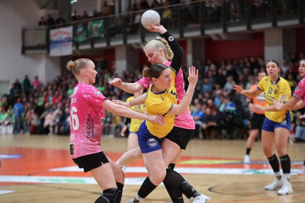 Handball, 2 Alsco HBF HC Leipzig Füchse Berlin 04 01 2026 Kim Angelina Lang 5, HC Leipzig prevails 2 Alsco Handball Bundesliga Frauen, HBF, Saison 2025 2026, 12 Spieltag HC Leipzig vs Füchse Berlin am 04 01 2026 in der Sporthalle Brüderstraße Leipzig Copyright: xBEAUTIFULxSPORTS JanxKaeferx
