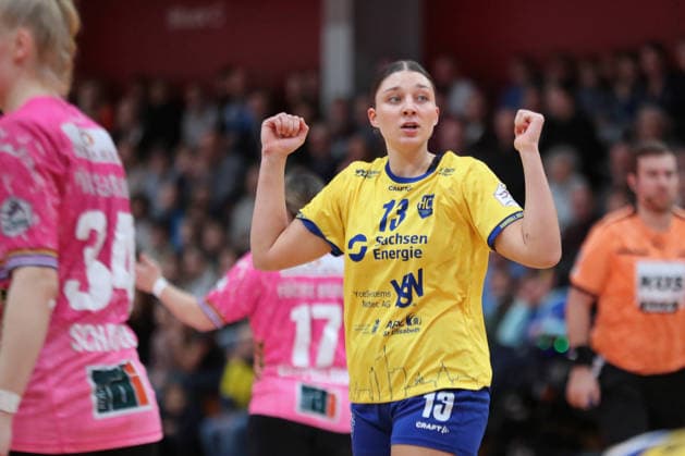 Handball, 2 Alsco HBF HC Leipzig Füchse Berlin 04 01 2026 Laura Klocke 13, HC Leipzig cheers 2 Alsco Handball Bundesliga Women, HBF, Season 2025 2026, 12 Matchday HC Leipzig vs Füchse Berlin on 04 01 2026 at Sporthalle Brüderstraße Leipzig Copyright: xBEAUTIFULxSPORTS JanxKaeferx