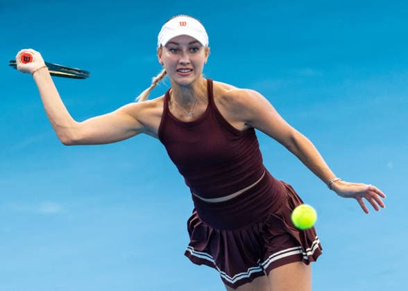 January 4, 2026, Brisbane, Qld, Australia: ANASTASIA POTAPOVA of Austria plays a forehand during the match during her WomenÃ¢â‚¬â ¢s Singles round one match against DARIA KASATKINA of Australia at the Brisbane International. Potapova won the match 7-5 4-6 6-4 Brisbane Australia - ZUMAt173 20260104_zsp_t173_045 Copyright: xStephanexThomasx