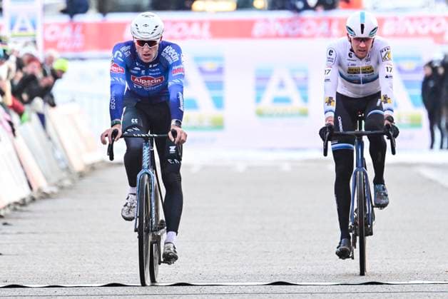 UCI Cyclocross World Cup 2025-2026 Zonhoven ZONHOVEN, BELGIUM - JANUARY 04 : Vandeputte Niels (BEL) of Alpecin-Deceuninck and Aerts Toon (BEL) of Deschacht - Hens - Maes at the finish line during the 9th leg of the Zonhoven UCI Cyclocross World Cup 2025-2026 a cyclocross race for Men Elite on January 4, 2026 in Zonhoven, Belgium, 04 01 2026 ( Zonhoven Belgium  Copyright: xPeterxDexVoechtx