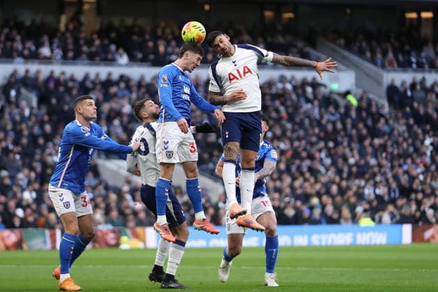 4th January 2026; Tottenham Hotspur Stadium, London, England; Premier League Football, Tottenham Hotspur versus Sunderland; Trai Hume of Sunderland and Cristian Romero of Tottenham Hotspur compete for the headed ball  KatiexChan