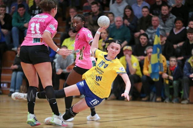 Handball, 2 Alsco HBF HC Leipzig Füchse Berlin 04 01 2026 Lisa Lammich 76, HC Leipzig throws 2 Alsco Handball Bundesliga Women, HBF, Season 2025 2026, 12 Matchday HC Leipzig vs Füchse Berlin on 04 01 2026 at Sporthalle Brüderstraße Leipzig Copyright: xBEAUTIFULxSPORTS JanxKaeferx