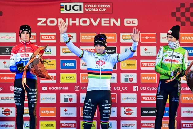 UCI Cyclocross World Cup 2025-2026 Zonhoven ZONHOVEN, BELGIUM - JANUARY 04 : Verstrynge Emiel (BEL) of Crelan - Corendon, Del Grosso Tibor (NED) of Alpecin-Deceuninck, Van Der Poel Mathieu (NED) of Alpecin-Deceuninck on the podium during the 9th leg of the Zonhoven UCI Cyclocross World Cup 2025-2026 a cyclocross race for Men Elite on January 4, 2026 in Zonhoven, Belgium, 04 01 2026 ( Zonhoven Belgium  Copyright: xPeterxDexVoechtx