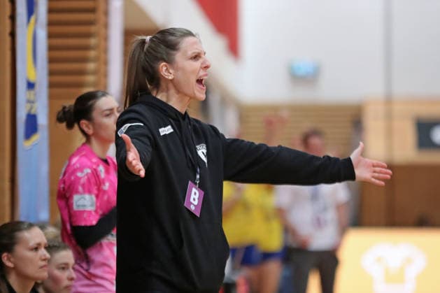 Handball, 2 Alsco HBF HC Leipzig Füchse Berlin 04 01 2026 Coach Susann Müller Füchse Berlin emotional 2 Alsco Handball Bundesliga Frauen, HBF, Season 2025 2026, 12 Matchday HC Leipzig vs Füchse Berlin on 04 01 2026 at Sporthalle Brüderstraße Leipzig Copyright: xBEAUTIFULxSPORTS JanxKaeferx