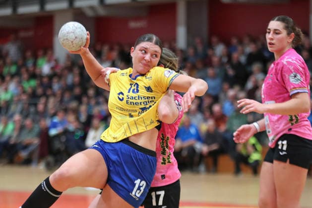 Handball, 2 Alsco HBF HC Leipzig Füchse Berlin 04 01 2026 Laura Klocke 13, HC Leipzig is edited 2 Alsco Handball Bundesliga Frauen, HBF, Saison 2025 2026, 12 Spieltag HC Leipzig vs Füchse Berlin am 04 01 2026 in der Sporthalle Brüderstraße Leipzig Copyright: xBEAUTIFULxSPORTS JanxKaeferx