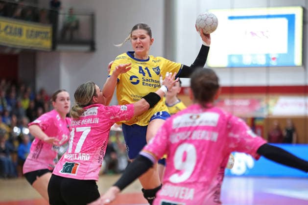 Handball, 2 Alsco HBF HC Leipzig Füchse Berlin 04 01 2026 Wiebke Meyer 41, HC Leipzig rises to the throw 2 Alsco Handball Bundesliga Women, HBF, Season 2025 2026, Matchday 12 HC Leipzig vs Füchse Berlin on 04 01 2026 at Sporthalle Brüderstraße Leipzig Copyright: xBEAUTIFULxSPORTS JanxKaeferx