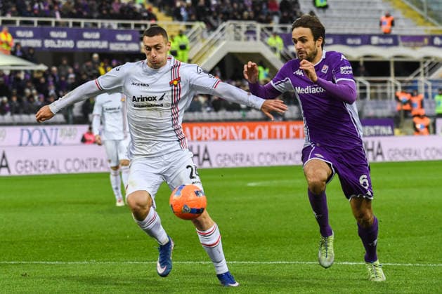 CALCIO - Serie A - ACF Fiorentina vs US Cremonese Filippo Terracciano (Cremonese) thwarted by Luca Ranieri (Fiorentina) during ACF Fiorentina vs US Cremonese, Italian soccer Serie A match in Florence, Italy, January 04 2026 Florence Italy  Copyright: xIPAxSport ABACAx