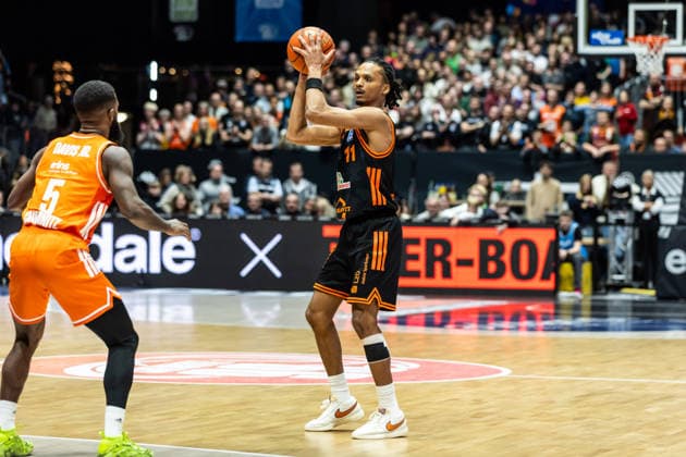 GER, easy Credit Basketball Bundesliga, Niners Chemnitz RASTA Vechta 04 01 2026, Messe, Chemnitz, GER, easy Credit Basketball Bundesliga, Niners Chemnitz RASTA Vechta Alonzo Verge Jr RASTA Vechta 11 Foto Alexander Trienitz Chemnitz Messe Sachsen Germany