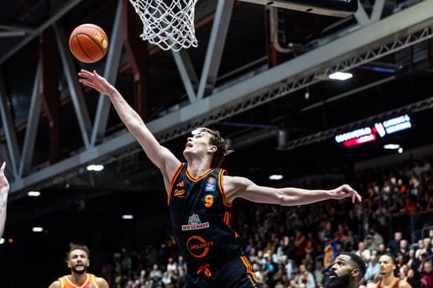 GER, easy Credit Basketball Bundesliga, Niners Chemnitz RASTA Vechta 04 01 2026, Messe, Chemnitz, GER, easy Credit Basketball Bundesliga, Niners Chemnitz RASTA Vechta Joschka Ferner RASTA Vechta 9 Foto Alexander Trienitz Chemnitz Messe Sachsen Germany