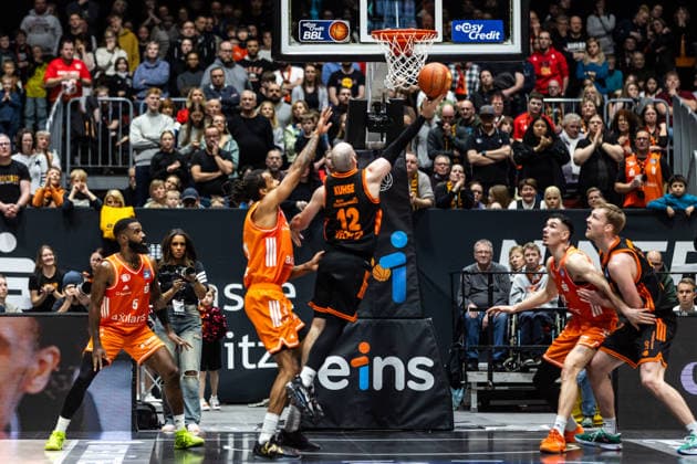 GER, easy Credit Basketball Bundesliga, Niners Chemnitz RASTA Vechta 04 01 2026, Messe, Chemnitz, GER, easy Credit Basketball Bundesliga, Niners Chemnitz RASTA Vechta Tommy Kuhse RASTA Vechta 12 Foto Alexander Trienitz Chemnitz Messe Sachsen Germany