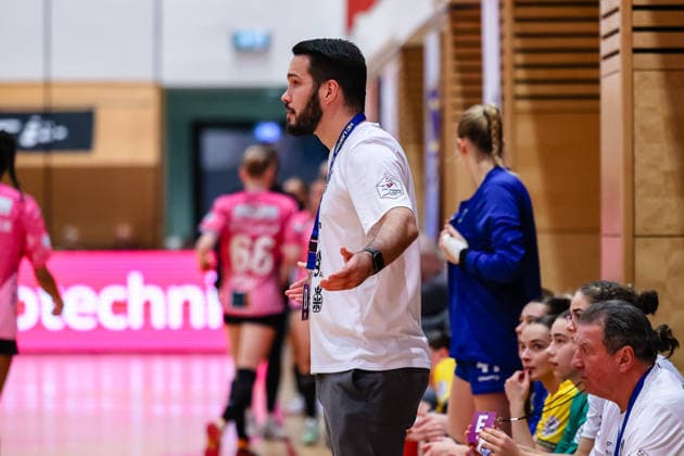 Erik Toepfer HC Leipzig, Head Coach gives instructions, gestures, HC Leipzig vs Fuechse Berlin, Handball, 2 Alsco Handball Bundesliga Women, Matchday 12, Season 2025 2026, 04 01 2026, HC Leipzig vs Fuechse Berlin, Handball, 2 Alsco Handball Bundesliga Women, Matchday 12, Season 2025 2026, 04 01 2026 Leipzig Copyright: xEibner-Pressefoto LauraxRoemerx EP_LRR