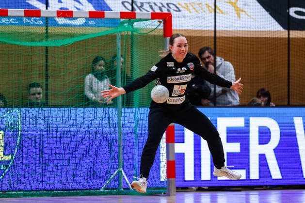 Zoe Ludwig Fuechse Berlin Frauen, 12 haelt den Ball, HC Leipzig vs Fuechse Berlin, Handball, 2 Alsco Handball Bundesliga Frauen, 12 Spieltag, Saison 2025 2026, 04 01 2026, HC Leipzig vs Fuechse Berlin, Handball, 2 Alsco Handball Bundesliga Frauen, 12 Spieltag, Saison 2025 2026, 04 01 2026 Leipzig Copyright: xEibner-Pressefoto LauraxRoemerx EP_LRR