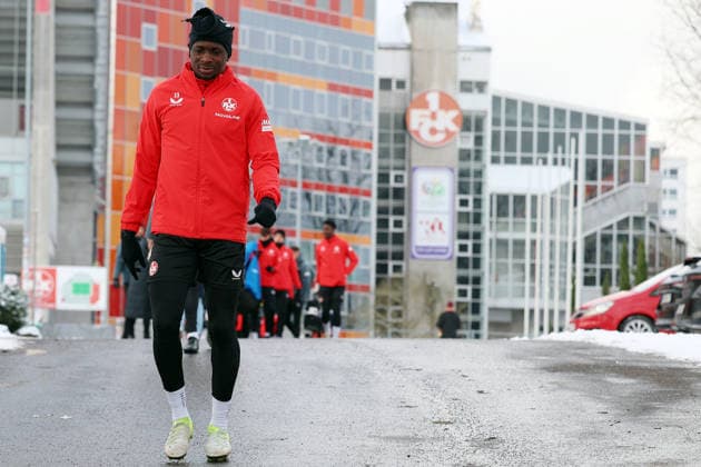 04 01 2026, xrekx, Football 2 Bundesliga, 1 FC Kaiserslautern Training v l Afeez Aremu 1 FC Kaiserslautern DFL DFB REGULATIONS PROHIBIT ANY USE OF PHOTOGRAPHS as IMAGE SEQUENCES and or QUASI VIDEO Kaiserslautern