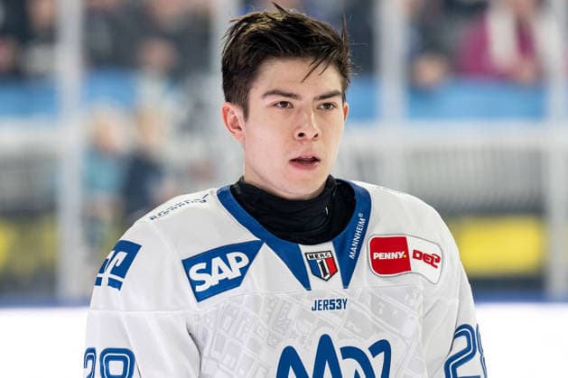 Alexander Ehl (Adler Mannheim, 28) bei den Starting Six Portrait Portraet GER, EHC Red Bull Muenchen vs. Adler Mannheim, Eishockey, DEL, 36. Spieltag, Saison 2025 2026, 04.01.2026. GER, EHC Red Bull Muenchen vs. Adler Mannheim, Eishockey, DEL, 36. Spieltag, Saison 2025 2026, 04.01.2026. Muenchen *** Alexander Ehl Adler Mannheim, 28 in the Starting Six Portrait Portrait GER, EHC Red Bull Muenchen vs Adler Mannheim, Ice Hockey, DEL, Matchday 36, Season 2025 2026, 04 01 2026 GER, EHC Red Bull Muenchen vs Adler Mannheim, Ice Hockey, DEL, Matchday 36, Season 2025 2026, 04 01 2026 Muenchen Copyright: xEibner-Pressefoto HeikexFeinerx EP_HFR
