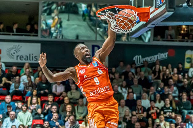 Chemnitz, Germany 04 January 2026 1 BBL 2025 2026 Niners Chemnitz vs Rasta Vechta In the picture John Newman III 99 with a dunking Copyright: xFotostandx xNachtigallx