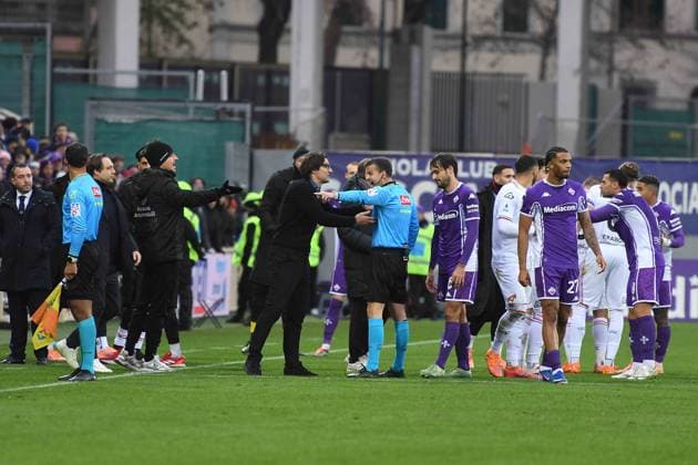 Foto IPP Giacomo Morini Firenze 04 01 2026 Campionato di calcio di serie A 2025 2026 Acf Fiorentina vs Us Cremonese. nella foto: proteste dello staff e dei giocatori viola. italy ITALY  Copyright: xR4924_italyphotopressx