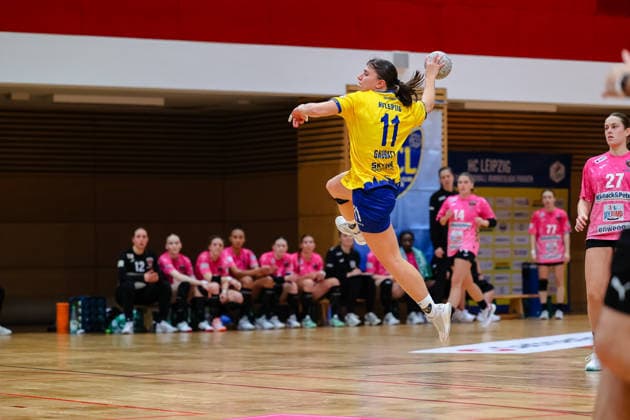 Alina Gaubatz HC Leipzig, 11 jumps, throws the ball, HC Leipzig vs Fuechse Berlin, Handball, 2 Alsco Handball Bundesliga Women, Matchday 12, Season 2025 2026, 04 01 2026, HC Leipzig vs Fuechse Berlin, Handball, 2 Alsco Handball Bundesliga Women, Matchday 12, Season 2025 2026, 04 01 2026 Leipzig Copyright: xEibner-Pressefoto LauraxRoemerx EP_LRR