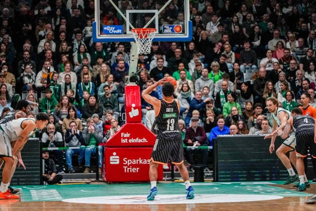 04 01 2026, xdaymx, Basketball easyCredit BBL, Gladiators Trier Ratiopharm Ulm Mark Smith at free throw Ulm DFL DFB REGULATIONS PROHIBIT ANY USE OF PHOTOGRAPHS as IMAGE SEQUENCES and or QUASI VIDEO Trier