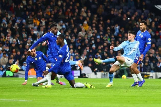 Phil Foden of Manchester City shoots at goal Manchester City v Chelsea, Premier League, Football, Etihad Stadium, Manchester, UK - 04 Jan 2026Manchester Etihad Stadium United Kingdom EDITORIAL USE ONLY No use with unauthorised audio, video, data, fixture lists, club league logos or live services. Online in-match use limited to 120 images, no video emulation. No use in betting, games or single club league player publications.  Copyright: xPaulxCurrie Shutterstockx 16220539av