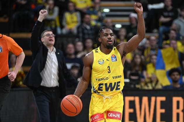 GER, Basketball, easy Credit BBL, EWE Baskets Oldenburg vs ALBA Berlin 04 01 2026, EWE Arena, Oldenburg, GER, easy Credit BBL, EWE Baskets Oldenburg vs ALBA Berlin, in the picture Chris CLEMONS EWE Baskets Oldenburg 3 nordphotoxgmbhx xRojahn nph00310
