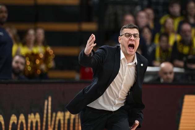 GER, Basketball, easy Credit BBL, EWE Baskets Oldenburg vs ALBA Berlin 04 01 2026, EWE Arena, Oldenburg, GER, easy Credit BBL, EWE Baskets Oldenburg vs ALBA Berlin, in the picture Lazar SPASIC EWE Baskets Oldenburg Head Coach Head Coach nordphotoxgmbhx xRojahn nph00310