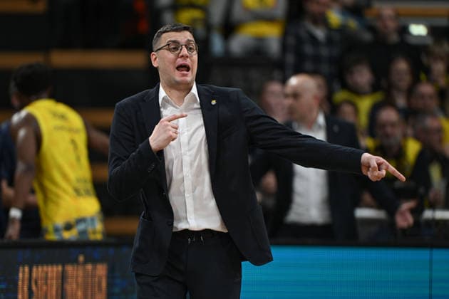 GER, Basketball, easy Credit BBL, EWE Baskets Oldenburg vs ALBA Berlin 04 01 2026, EWE Arena, Oldenburg, GER, easy Credit BBL, EWE Baskets Oldenburg vs ALBA Berlin, in the picture Lazar SPASIC EWE Baskets Oldenburg Head Coach Head Coach nordphotoxgmbhx xRojahn nph00310