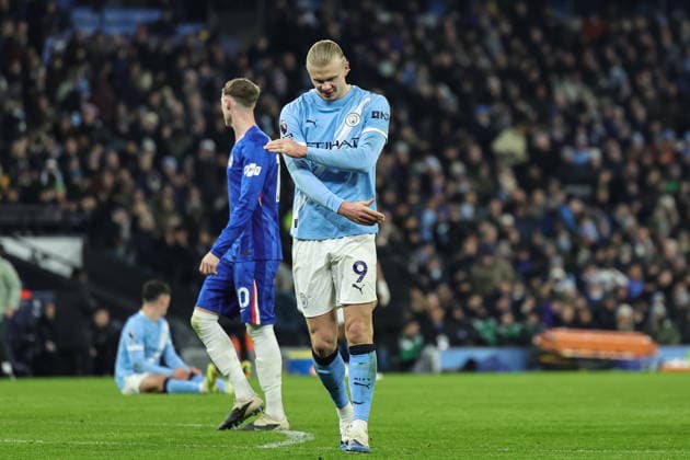 Premier League Manchester City v Chelsea Erling Haaland of Manchester City reacts after a missed chance on goal during the Premier League match Manchester City vs Chelsea at Etihad Stadium, Manchester, United Kingdom, 4th January 2026 (Photo by Mark Cosgrove News Images) Manchester Etihad Stadium Manchester United, ManU Kingdom Copyright: xMarkxCosgrove NewsxImagesx