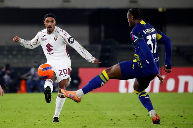 Torino™s Valentino Lazaro Verona™s Armel Bella-Kotchap during the Serie A soccer match between Hellas Verona and Torino FC at the Bentegodi Stadium in Verona, north west Italy - Sunday , January 04 , 2026. - Soccer .  Copyright: xPaolaxGarbuio Lapressex