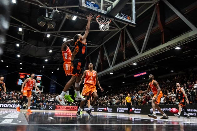 GER, easy Credit Basketball Bundesliga, Niners Chemnitz RASTA Vechta 04 01 2026, Messe, Chemnitz, GER, easy Credit Basketball Bundesliga, Niners Chemnitz RASTA Vechta Alonzo Verge Jr RASTA Vechta 11 Foto Alexander Trienitz Chemnitz Messe Sachsen Germany