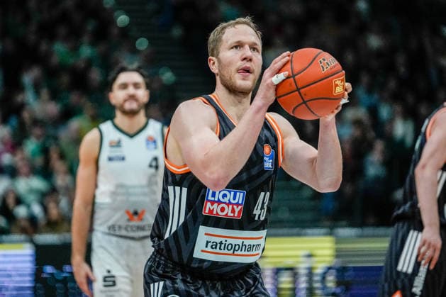 04 01 2026, xdaymx, Basketball easyCredit BBL, Gladiators Trier Ratiopharm Ulm Christian Sengfelder Ulm at free throw DFL DFB REGULATIONS PROHIBIT ANY USE OF PHOTOGRAPHS as IMAGE SEQUENCES and or QUASI VIDEO Trier
