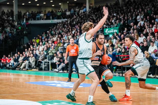 04 01 2026, xdaymx, Basketball easyCredit BBL, Gladiators Trier Ratiopharm Ulm Christopher Ledlum Ulm DFL DFB REGULATIONS PROHIBIT ANY USE OF PHOTOGRAPHS as IMAGE SEQUENCES and or QUASI VIDEO Trier