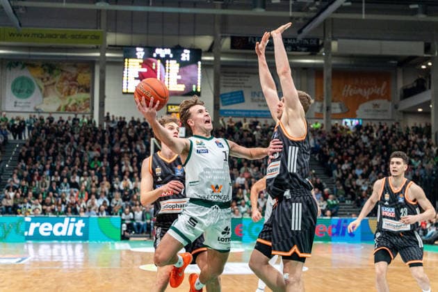 04 01 2026, xdaymx, Basketball easyCredit BBL, Gladiators Trier Ratiopharm Ulm Steven Ashworth Trier prevails against all DFL DFB REGULATIONS PROHIBIT ANY USE OF PHOTOGRAPHS as IMAGE SEQUENCES and or QUASI VIDEO Trier