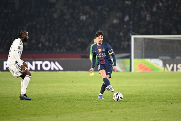 Paris Saint-Germain v Paris FC - Ligue 1 McDonald s 2025 2026 17 VITINHA (psg) during the Ligue 1 McDonald s match between Paris Saint-Germain and Paris FC at Parc des Princes on January 4, 2026 in Paris, France. Paris France  Copyright: xFEPx 776348245
