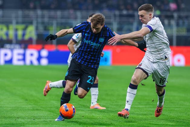 FC Internazionale vs Bologna FC Serie A 2025 26 04 01 2026 Nicolo Barella of FC Internazionale competes for the ball with Lewis Ferguson of Bologna FC during Serie A 2025 26 football match between FC Internazionale and Bologna FC at San Siro Stadium in Milan Copyright: xBEAUTIFULxSPORTS Carabellix