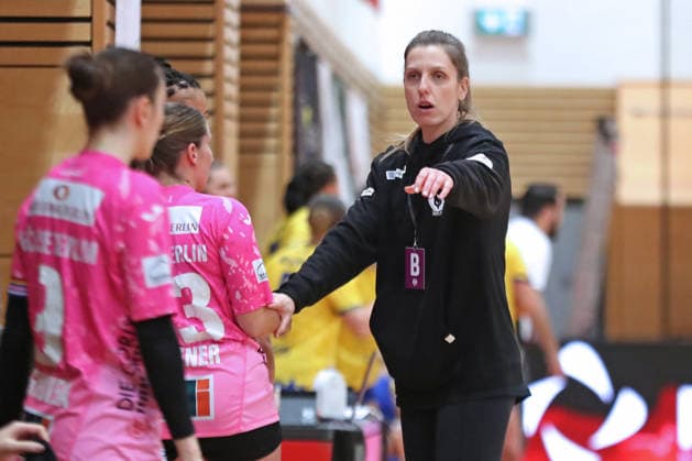 Handball, 2 Alsco HBF HC Leipzig Füchse Berlin 04 01 2026 Coach Susann Müller Füchse Berlin 2 Alsco Handball Bundesliga Frauen, HBF, Season 2025 2026, 12 Matchday HC Leipzig vs Füchse Berlin on 04 01 2026 at Sporthalle Brüderstraße Leipzig Copyright: xBEAUTIFULxSPORTS JanxKaeferx