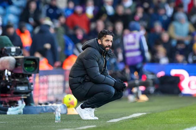 Leeds United v Manchester United, ManU Premier League Manchester United Manager Head Coach Ruben Amorim kneels down during the Leeds United v Manchester United Premier League match at Elland Road, Leeds, England on 4 January 2026 Credit: Phil Duncan Every Second Media Editorial use only. All images are copyright Every Second Media Limited. No images may be reproduced without prior permission. All rights reserved. Premier League and Football League images are subject to licensing agreements with Football DataCo Limited. see https: www.football-dataco.com Copyright: xIMAGO EveryxSecondxMediax ESM-1736-0099 PhilxDuncanx xEveryxSecondxMediax