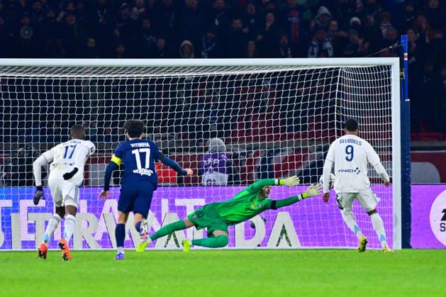 FOOTBALL : PSG vs PFC - Ligue1 - 04 01 2026 Willem Geubbels ( 9 - PFC ) scores a penalty during the Ligue 1 match between Paris Saint Germain and Paris Football Club at Parc Des Princes on January 04 , 2026 in Paris, France. ( Photo by Federico Pestelini PsnewZ ) - ParisFrance  Copyright: xFedericoxPestelinix