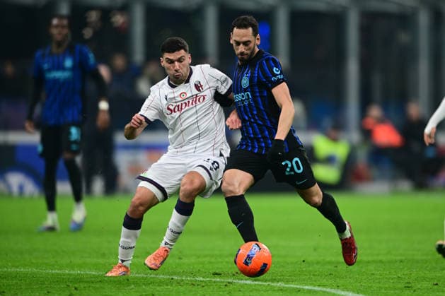 Inter Milan v Bologna FC - Serie A Hakan Calhanoglu of Inter Milan is in action during the Serie A match between Inter Milan and Bologna FC at San Siro Stadium in Milan, Italy, on January 26, 2004. Milan Lombardy Italy  Copyright: xAndreaxDiodatox originalFilename:diodato-intermil260104_np2hd.jpg