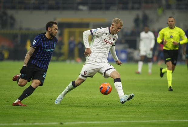 Jens Odgard of Bologna FC during the Italian Serie A, 2025 26 season, football match between FC Inter and Bologna FC on 04 January 2026, at Giuseppe Meazza Stadium, San Siro, Milan, Italy. Photo Nderim KACELI  Copyright: xNderimxKaceli IPAxSportx xipa-agency.netx xx IPA_69696563 IPA_Agency_IPA69696563
