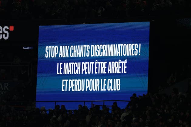 FBL-FRA-LIGUE1-Paris Saint Germain - Paris FC scoreboard, stop discriminatory fan chants during the French L1 football match between Paris Saint Germain (PSG) and Paris FC at Parc des Princes on January 04, 2026 in Paris France *** FBL FRA LIGUE1 Paris Saint Germain Paris FC scoreboard, stop discriminatory fan chants during the French L1 football match between Paris Saint Germain PSG and Paris FC at Parc des Princes on January 04, 2026 in Paris France Copyright: JoaquimxFerreira