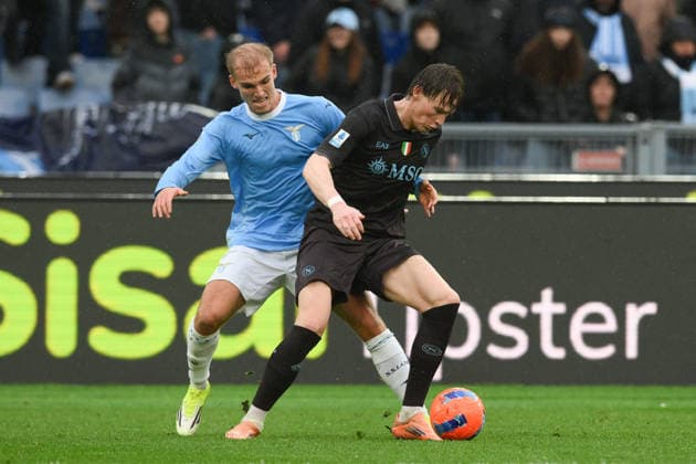 CALCIO - Serie A - SS Lazio vs SSC Napoli Scott McTominay of SSC Napoli under pressure from Gustav Isaksen of SS Lazio during the match of 18th day of the Serie A Championship between S.S.Lazio and S.S.C. Napoli at the Olimpico Stadium on Jan 4, 2025 in Rome, Italy. during SS Lazio vs SSC Napoli, Italian soccer Serie A match in Rome, Italy, January 04 2026 Rome Italy  Copyright: xIPAxSport ABACAx