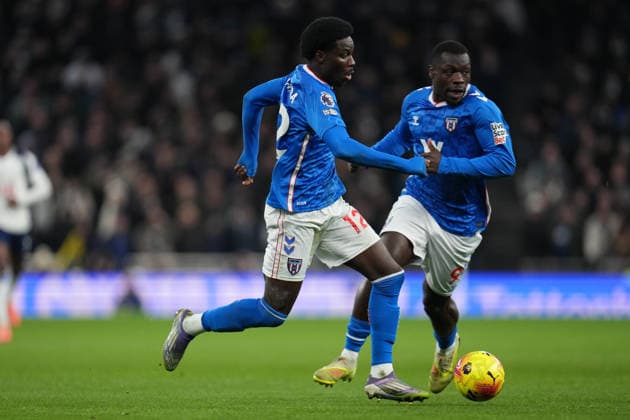 Premier League Tottenham Hotspur v Sunderland Eliezer Mayenda of Sunderland on the ball during the Premier League match Tottenham Hotspur vs Sunderland at Tottenham Hotspur Stadium, London, United Kingdom, 4th January 2026 (Photo by Harvey Murphy News Images) Copyright: xHarveyxMurphy NewsxImagesx